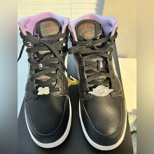 Air Jordan 1 Mid SE (GS)